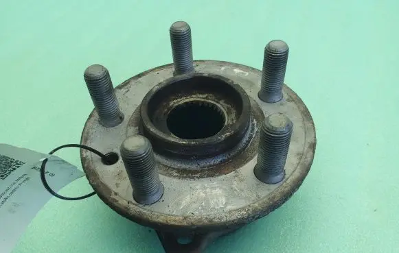 Jaguar F-Pace Front wheel hub HK832C300DA