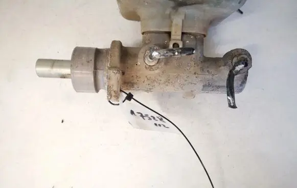 Volkswagen Golf IV Master brake cylinder