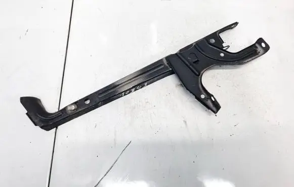 Radiator mount bracket