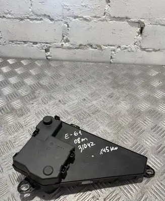BMW 5 E60 E61 Fuse module 6906619