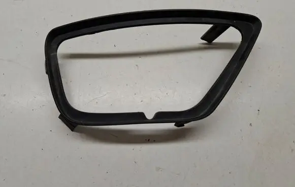 Ford Focus Front fog light trim/grill 2M5119952 2M5119952BEW