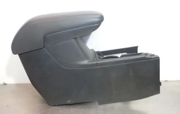 Mitsubishi Outlander Armrest