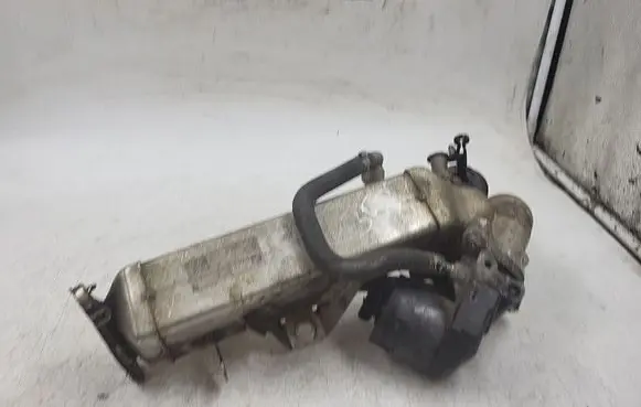 BMW 3 E90 E91 EGR valve cooler 7810751