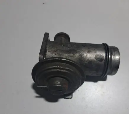 BMW 5 E39 EGR valve 7785452