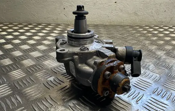 Mercedes-Benz C W206 Fuel injection high pressure pump A6540700800 0445011522 220621