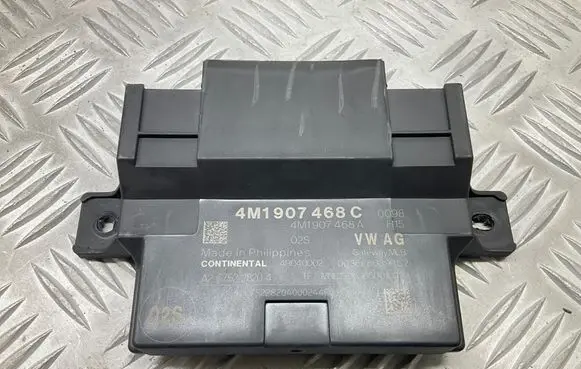 Audi A4 S4 B9 Gateway control module 4M1907468C