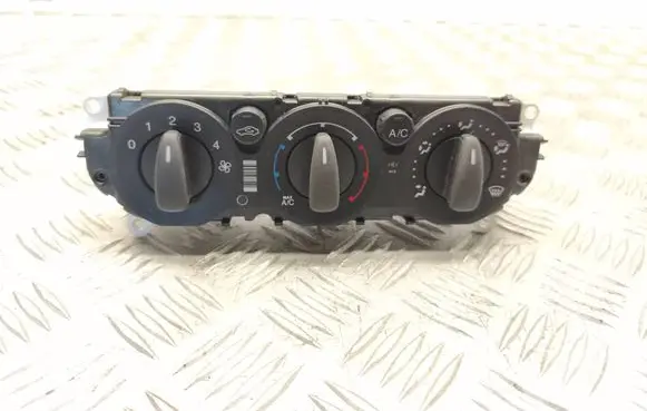 Ford Focus Climate control unit BM5T18549 BM5T19980 CM5T19980