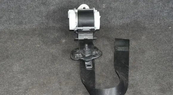 BMW 1 E81 E87 Front seatbelt S19138243340032671
