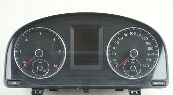 Volkswagen Caddy Speedometer (instrument cluster) 2K0920875A