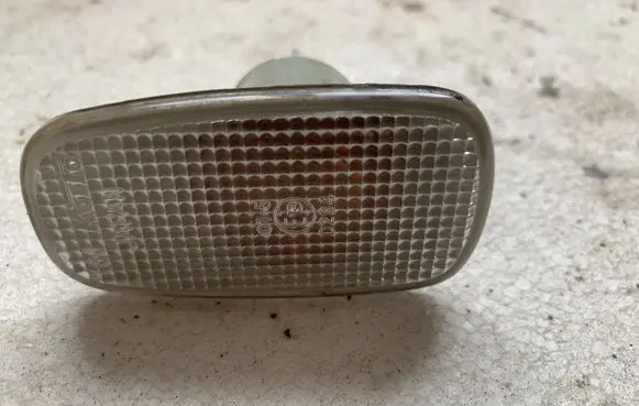 Toyota Corolla Verso E121 Front fender indicator light