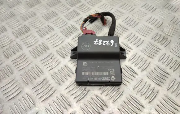 Audi A4 S4 B8 8K Gateway control module 8R0907468P 8R0907468D