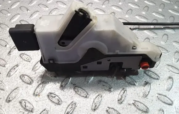Peugeot 208 Rear door lock 9812501180 10747192