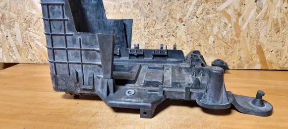 Battery tray
