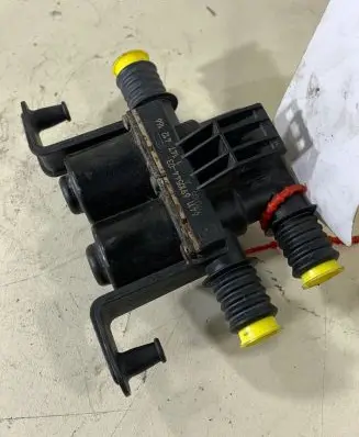 BMW X5 E70 Coolant heater control valve 6910544 64116910544