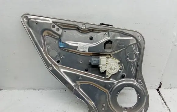 Mercedes-Benz E W212 Rear door window regulator with motor A2048200542 961109101