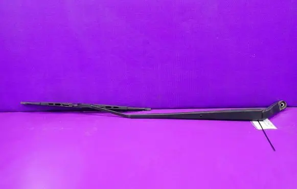 Toyota Avensis Verso Front wiper blade arm