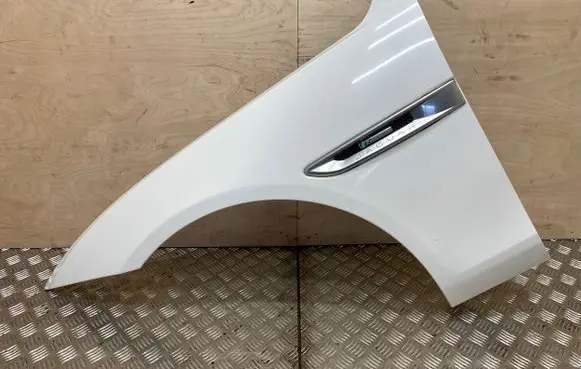 Jaguar XE Fender