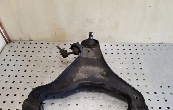 Nissan Pathfinder R51 Front lower control arm/wishbone