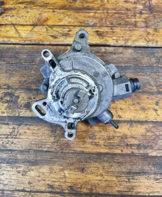 Ford Focus Fuel injection high pressure pump CM5G9D376GA CM5G9A451GA