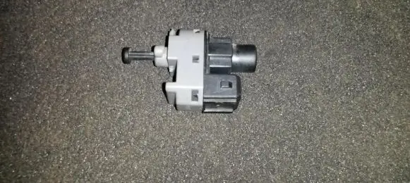 Ford Mondeo Mk III Brake pedal sensor switch 1s7t13480aa Nenustatyta