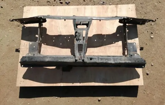 Audi 80 90 B3 Radiator support slam panel 