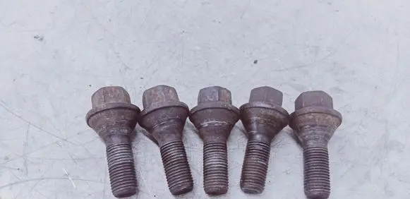 Volkswagen Transporter - Caravelle T5 Nuts/bolts 