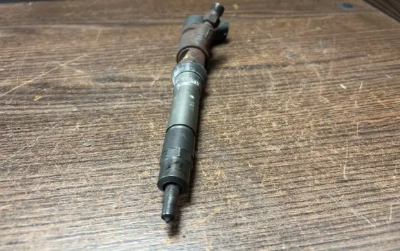 Fuel injector