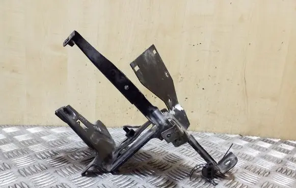 Audi A6 S6 C5 4B ABS pump bracket 