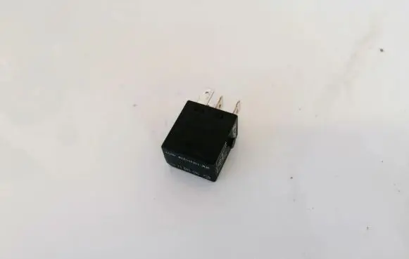 Mercedes-Benz ML W164 Other relay 0025421119 v23074