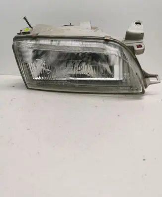 Toyota Corolla E110 Headlight/headlamp 11075390