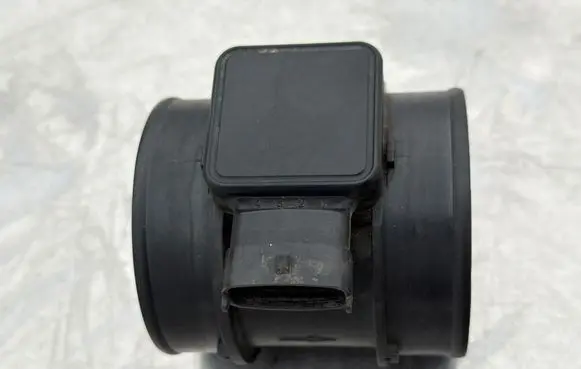 Opel Vectra C Mass air flow meter 90530463 5WK9606