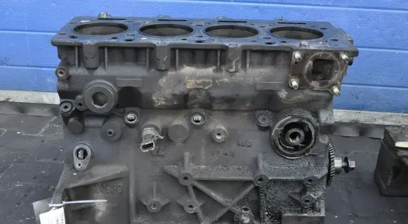 Chrysler Grand Voyager IV Engine block ENJ