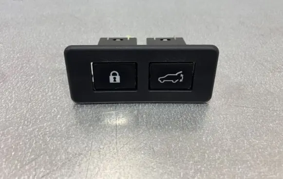 Subaru Forester SK Tailgate/boot open switch button 