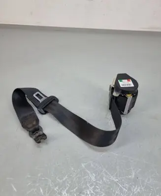 Skoda Octavia Mk3 (5E) Rear seatbelt 5e9857447b