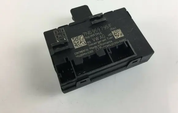 Volkswagen PASSAT B6 Other control units/modules 7N0959795F Z3040