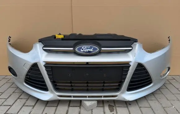 Ford Focus Front bumper BM5117757A