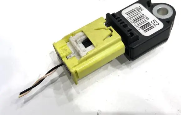 Toyota Auris E180 Airbag deployment crash/impact sensor 8983102150