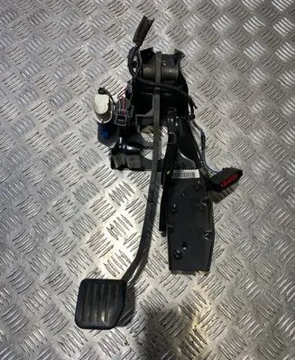Volvo XC70 Brake pedal 31202466