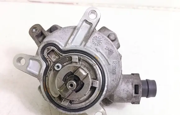 Volvo V70 Vacuum pump 31219463