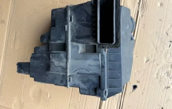 Peugeot Expert Air filter box 9676423480