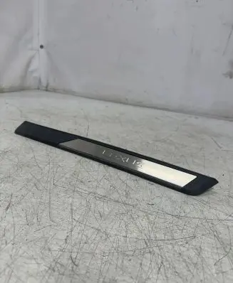 Lexus ES 250 - 300 - 330 Front sill trim cover 6791133150