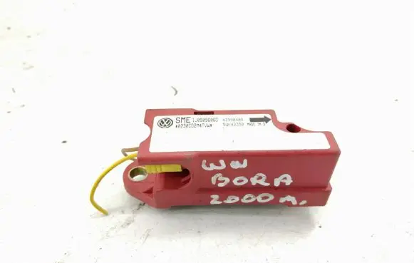 Volkswagen Golf IV Airbag deployment crash/impact sensor IJ0909606D 43990410
