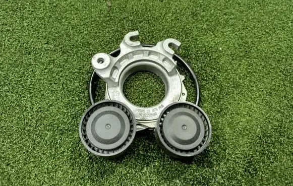 Peugeot 3008 II Generator/alternator belt tensioner 9818259480 90111023 90205485