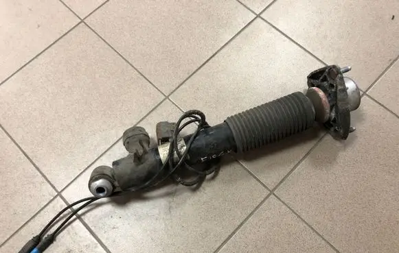 BMW X5 F15 Rear shock absorber/damper 686786901 6867869 3726867869