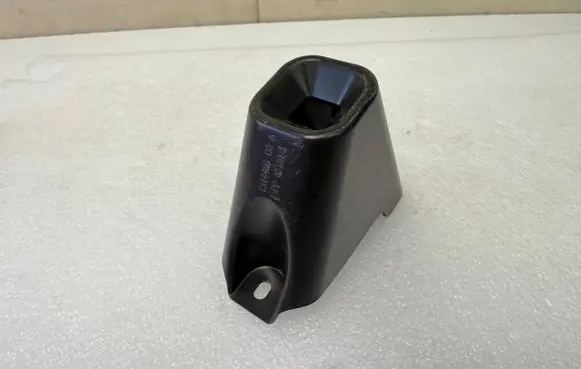 Tesla Model Y Front bumper mounting bracket 151446600A
