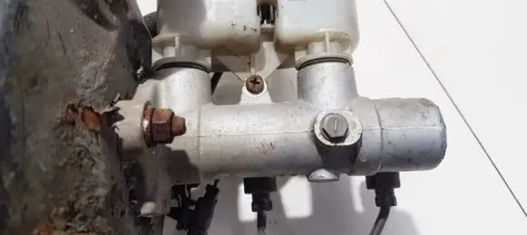 KIA Carens I Master brake cylinder
