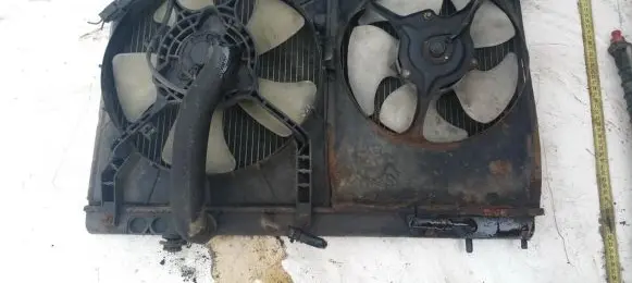 Mitsubishi Colt Radiator cooling fan shroud