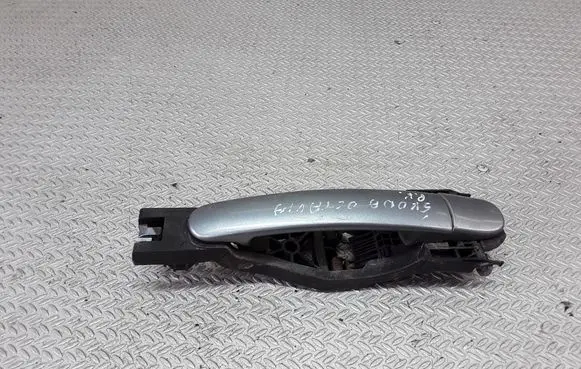Skoda Octavia Mk1 (1U) Rear door exterior handle 6Y0837885