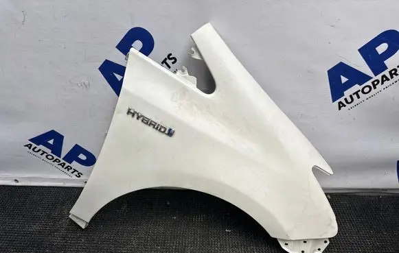 Toyota Prius+ (ZVW40) Fender