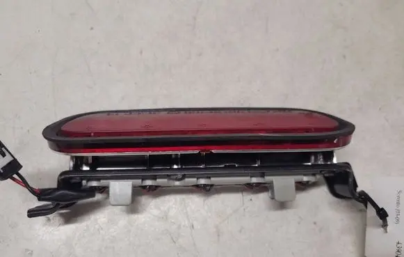 KIA Sorento Third/center stoplight 927003E0